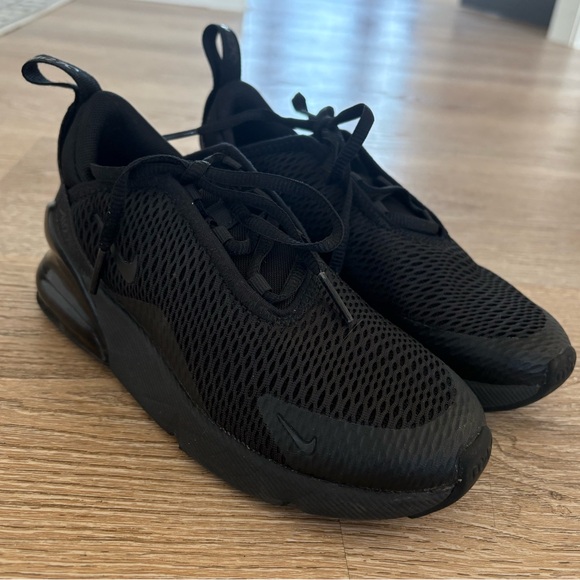 Nike Air Max 270 Youth Sneakers Black Mesh AO2372-006 Size 1Y - Picture 1 of 13